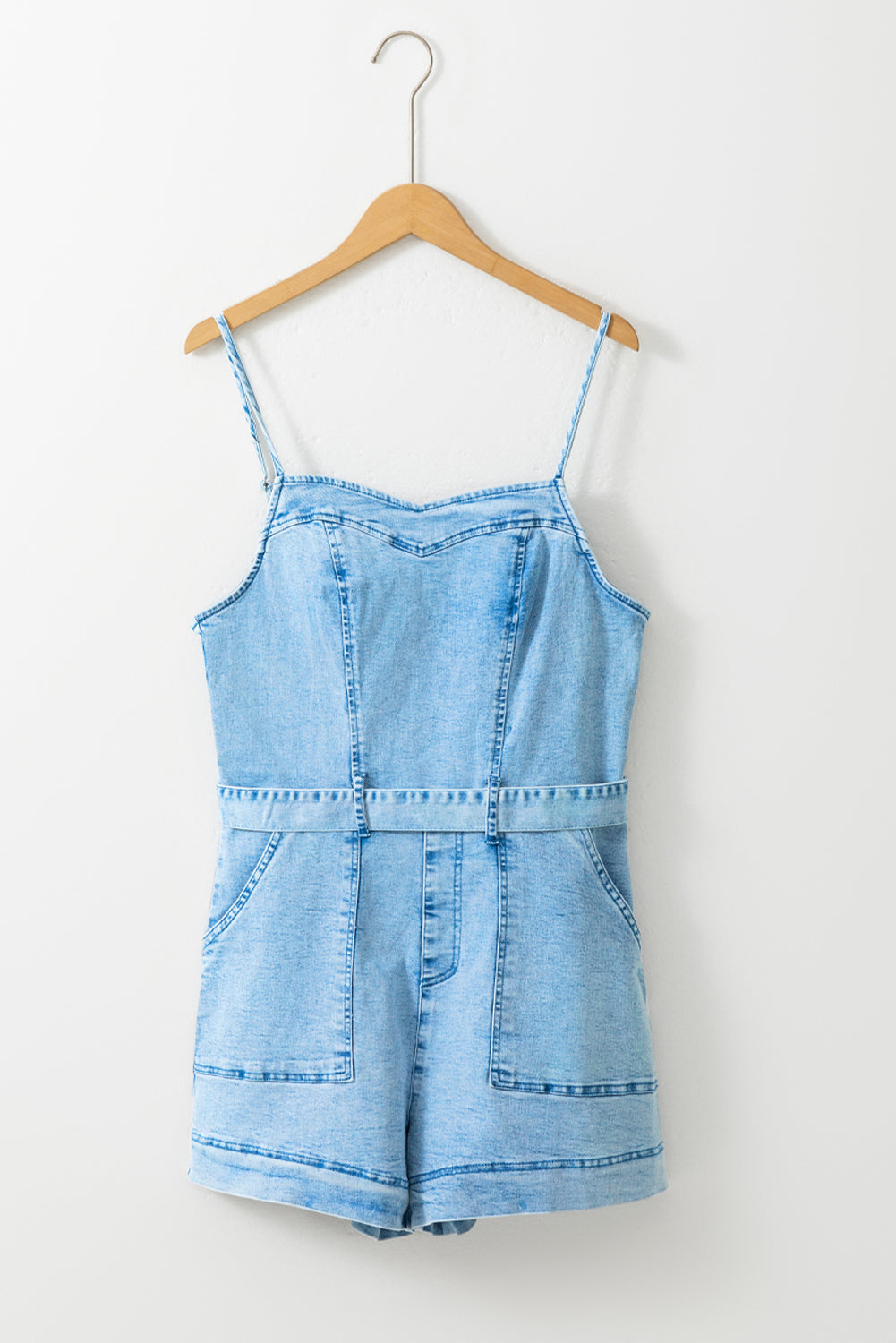 Beau blau spaghettiträger denim-romper mit gürtel