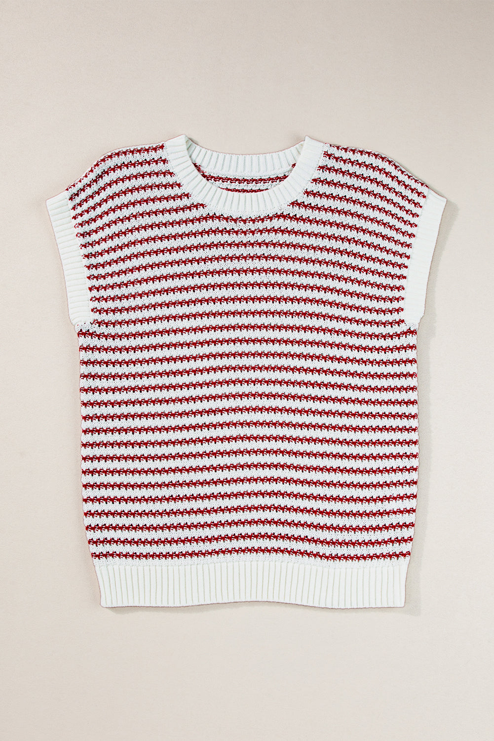 Rot gestreifte, gerippte weste mit lockerer passform und gestricktem pullover