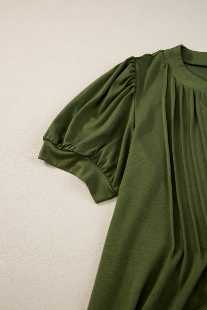 Ferngrünes T-Shirt-Kleid mit plissiertem Ausschnitt und Puffärmeln