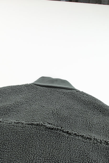 Graue sherpa jacke mit cordbesatz und ellbogenaufnäher