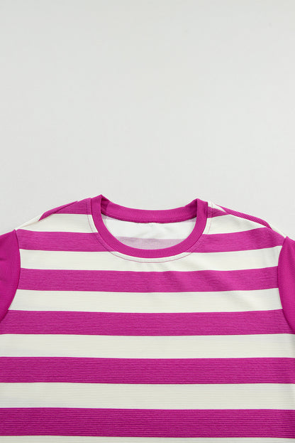 Rosa gestreiftes Shift-T-Shirt-Kleid mit Ärmel und Taschen