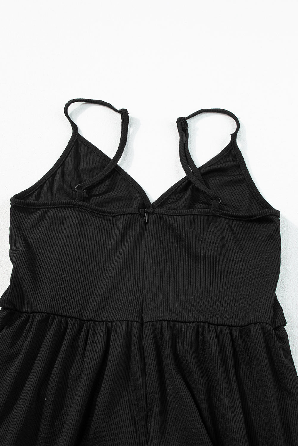 Schwarzes weites bein mit hoher taille sexy v-ausschnitt cami jumpsuit