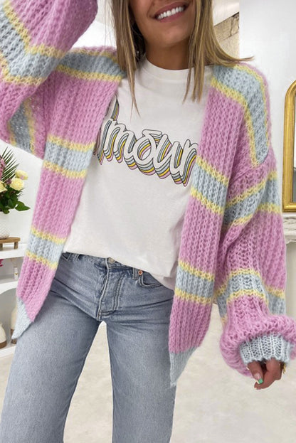Rosa gestreifte strickjacke mit offener vorderseite und kontraststreifen