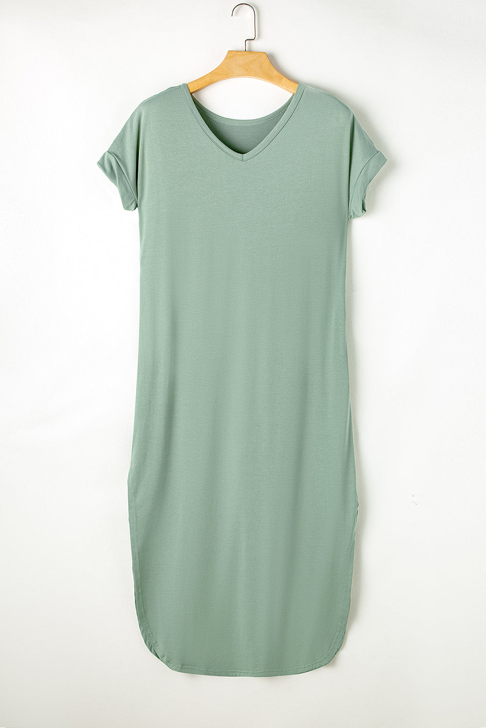 Grasgrüner v-ausschnitt mit versteckten taschenschlitzen maxi-t-shirt-kleid