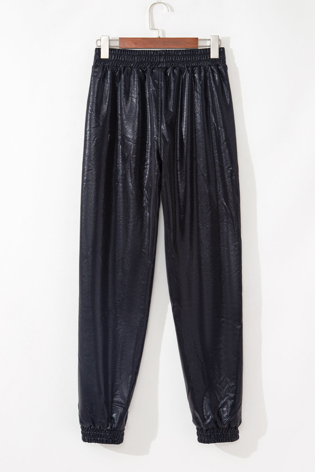 Schwarze kiesel-jogger mit elastischer taille