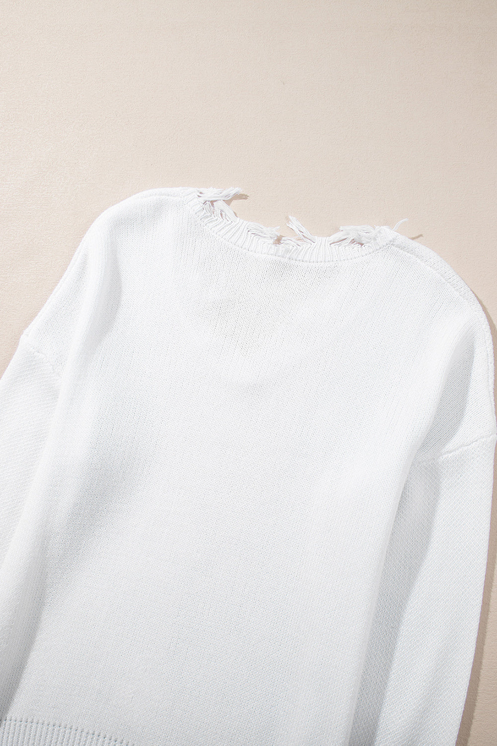 Weißer ausgefranster pailletten-tiger-pullover