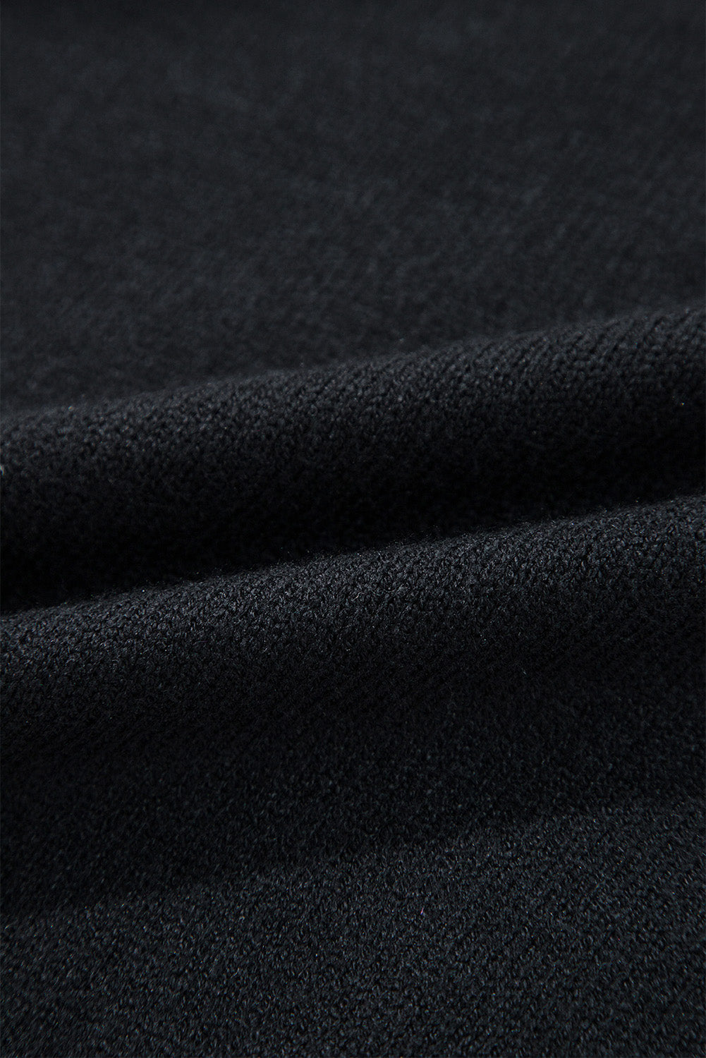 Schwarzer boo strickpullover mit geripptem rand und schultern