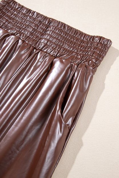 Braune gesmokte leder-skinny-hose mit hoher taille