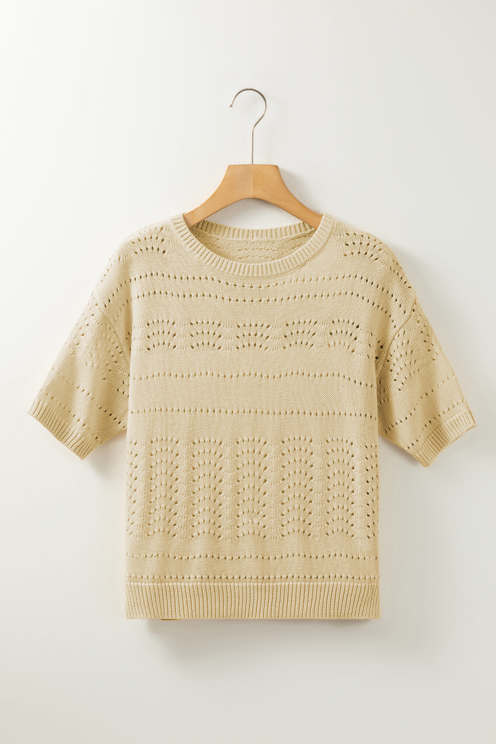Beige gestrickter kurzarm-kropfpullover