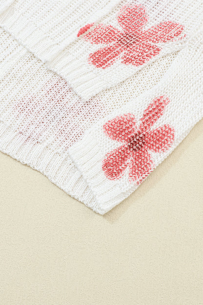 Weißer leichter strickpullover mit kapuze und blumendruck