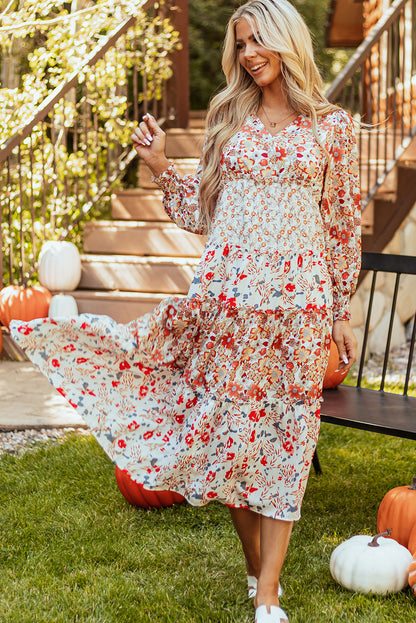 Khakifarbenes langarm-midikleid mit blumenmuster und gerafftem v-ausschnitt