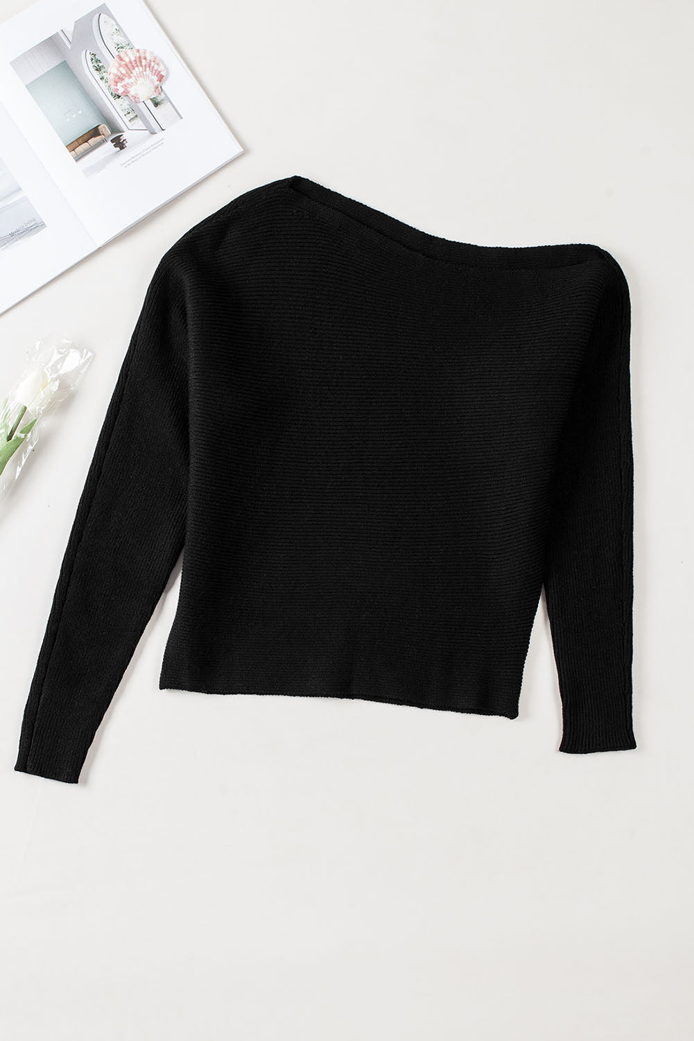 Schwarzer gestreifter langarm-strickpullover