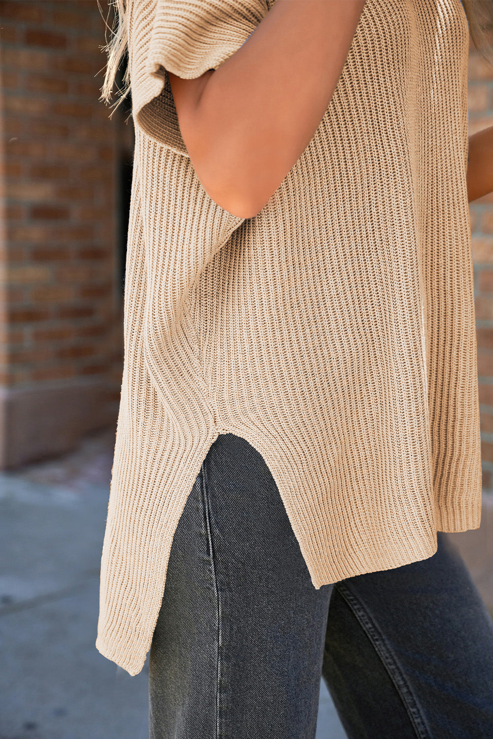 Apricot kurzarm pullover mit seitenschlitz in übergröße