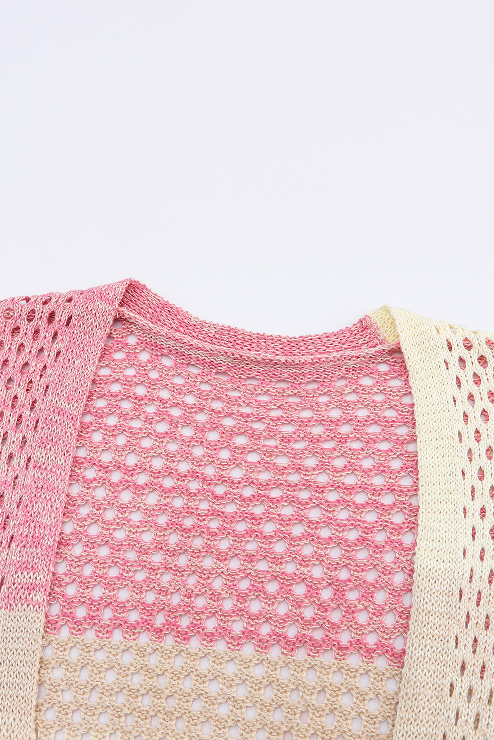 Rosa gerippte kurzarm-strickjacke mit ombre-ösen