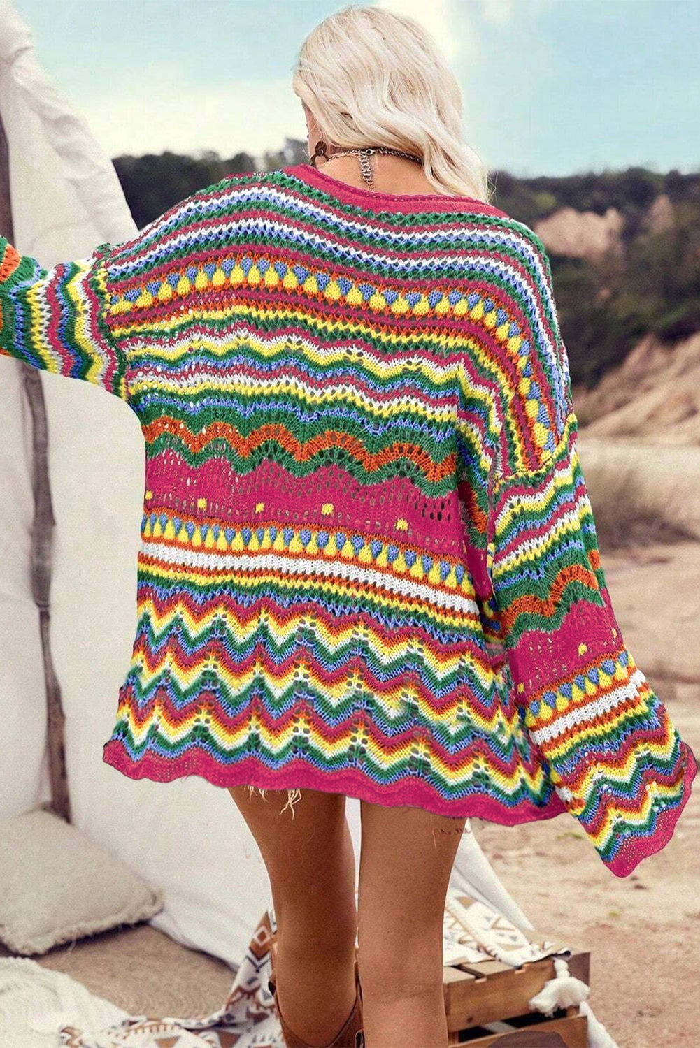 Rosenroter colorblock gestreifter strickpullover mit losen ärmeln