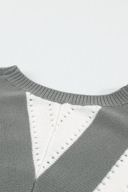 Grauer gestreifter colorblock v-ausschnitt strickpullover