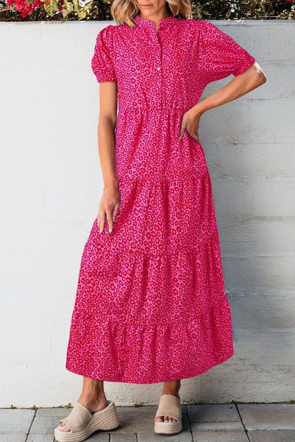 Rosenrotes blumenkleid mit puffärmeln und gestuftem maxikleid
