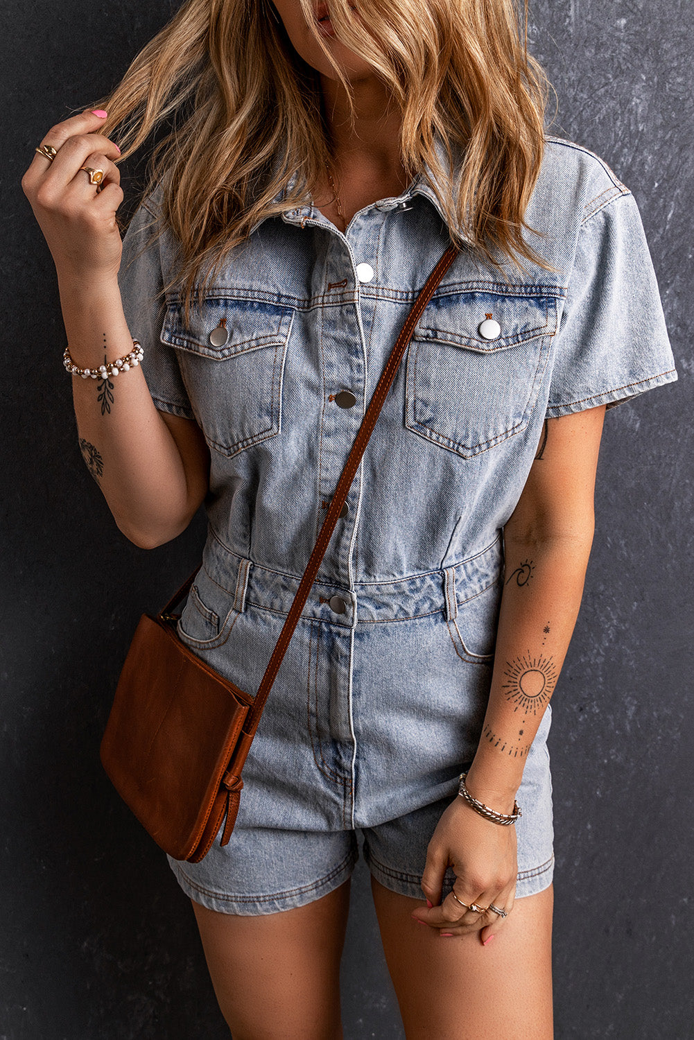 Hellblauer vintage washed buttons pocketed denim romper