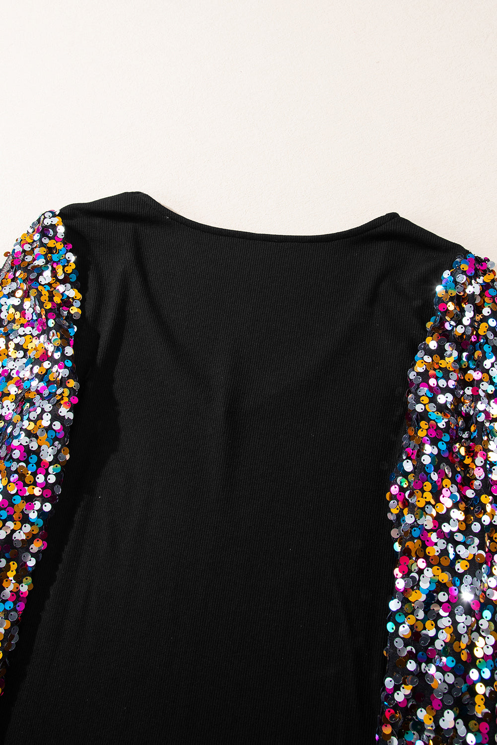 Schwarzes pailletten-läufer-ärmel u-ausschnitt mini-pullover-kleid