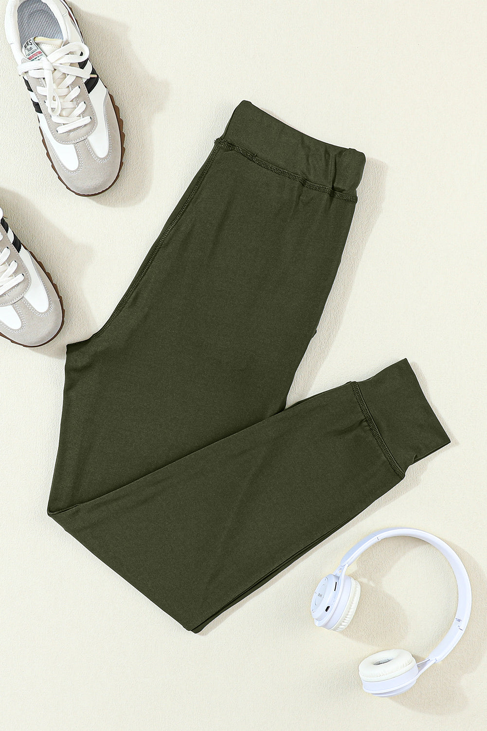 Moosgrüne jogginghose mit kordelzug an der taille