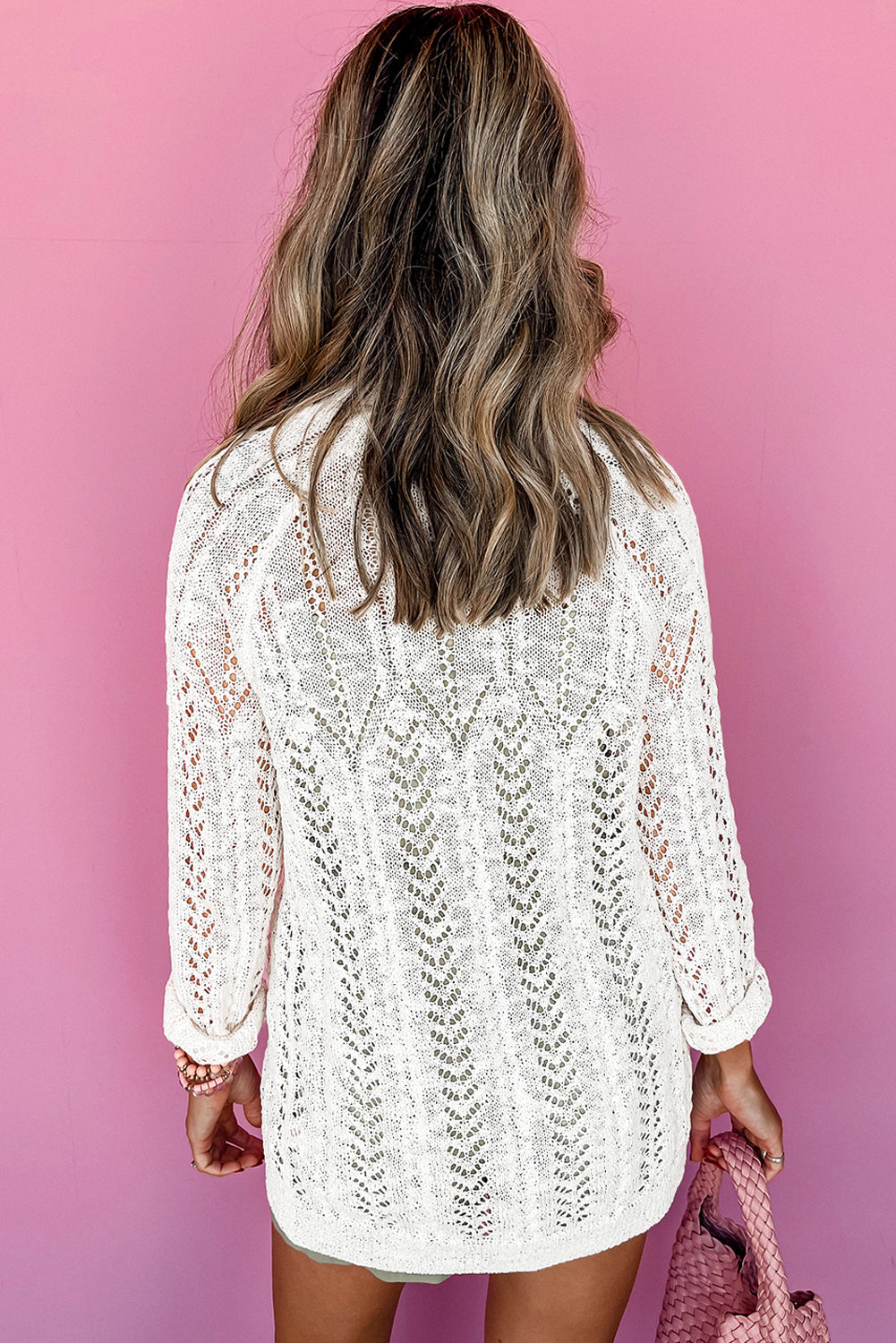 Weiße solide strickjacke mit offenem schnitt