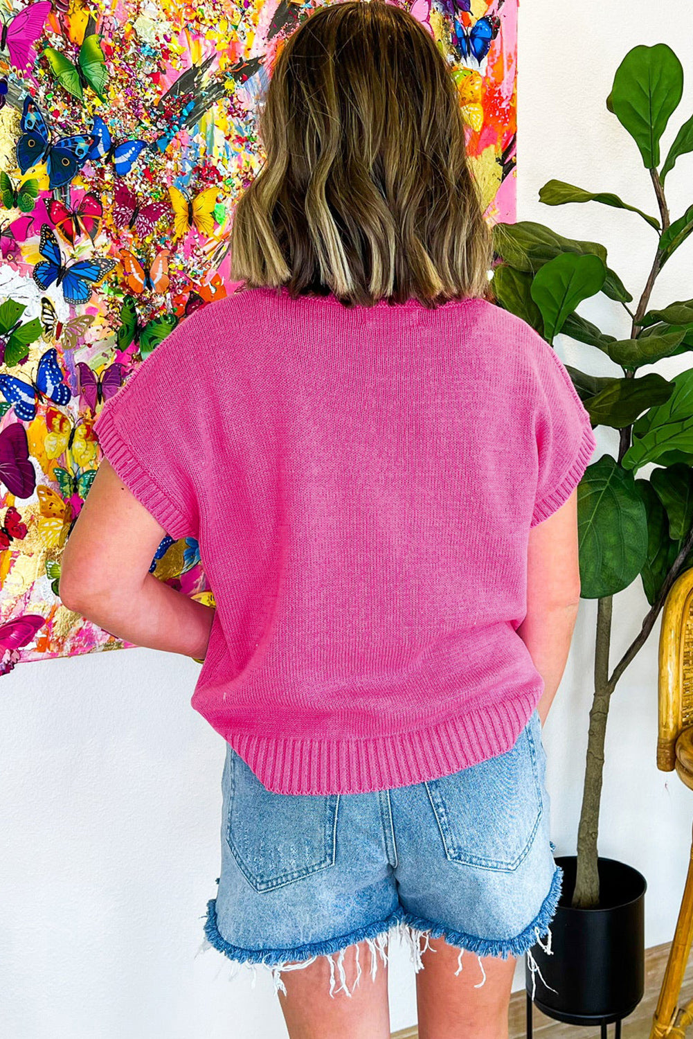 Leuchtend rosa blumenstickerei kurzarm-strickoberteil