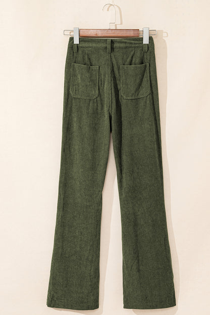 Grüne cordhose mit hoher taille und quadratischen taschen