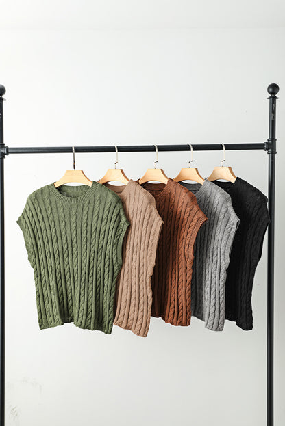 Schwarzer kurzarmpullover mit rundhalsausschnitt aus kabelstrick