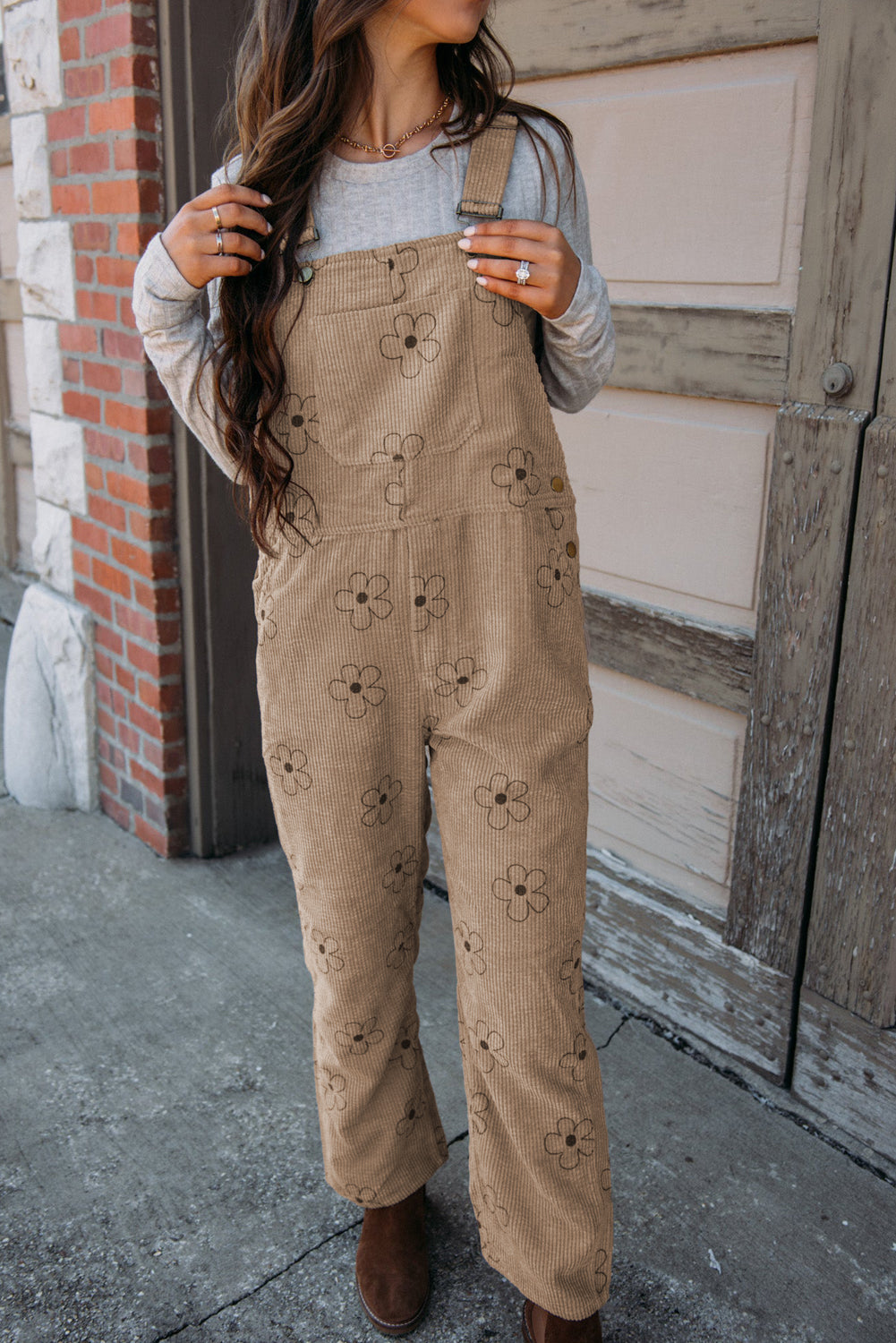 Khakifarbener kord-overall mit blumendruck