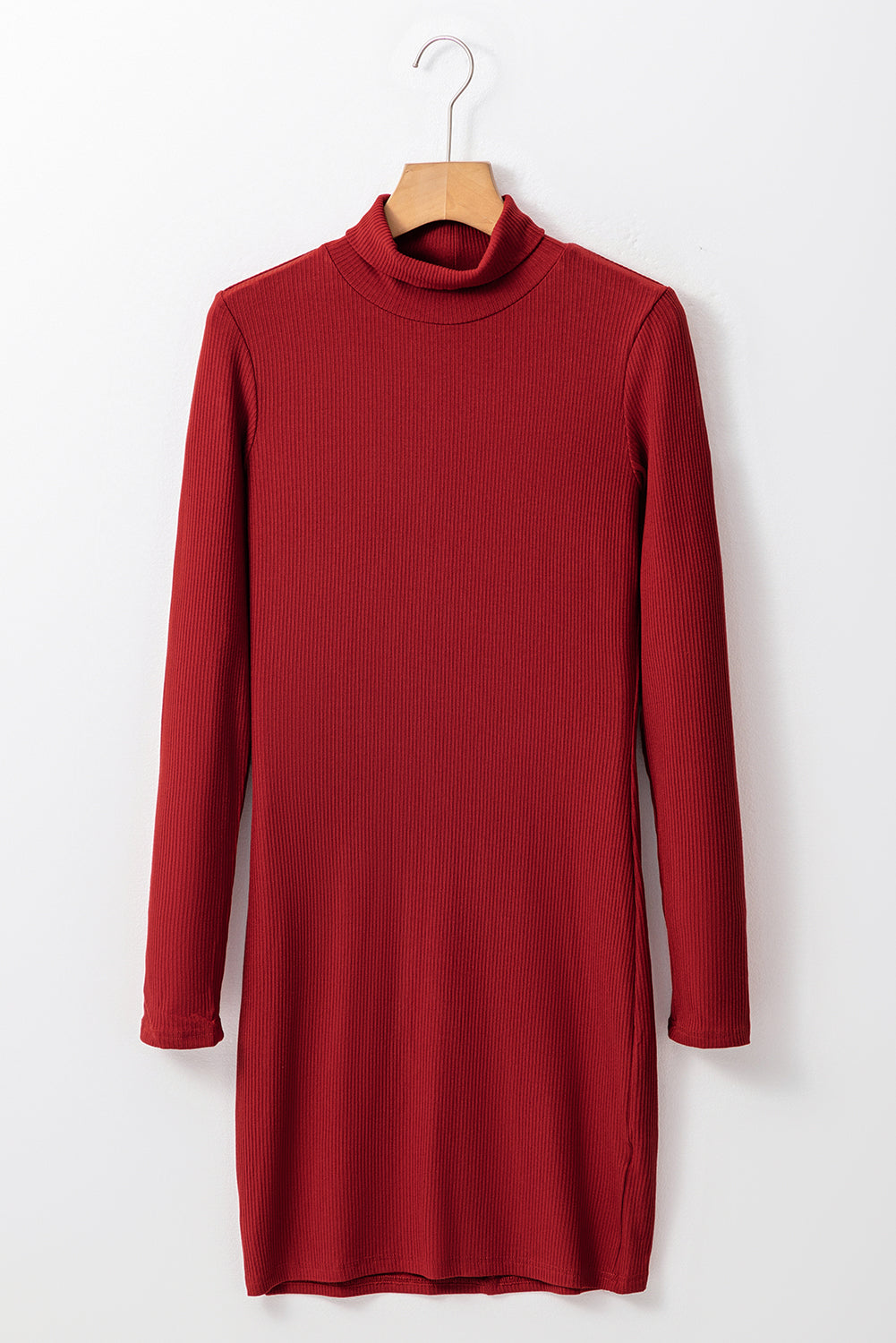 Rennsport rotes geripptes strickkleid mit langen ärmeln und hohem ausschnitt mini-kleid