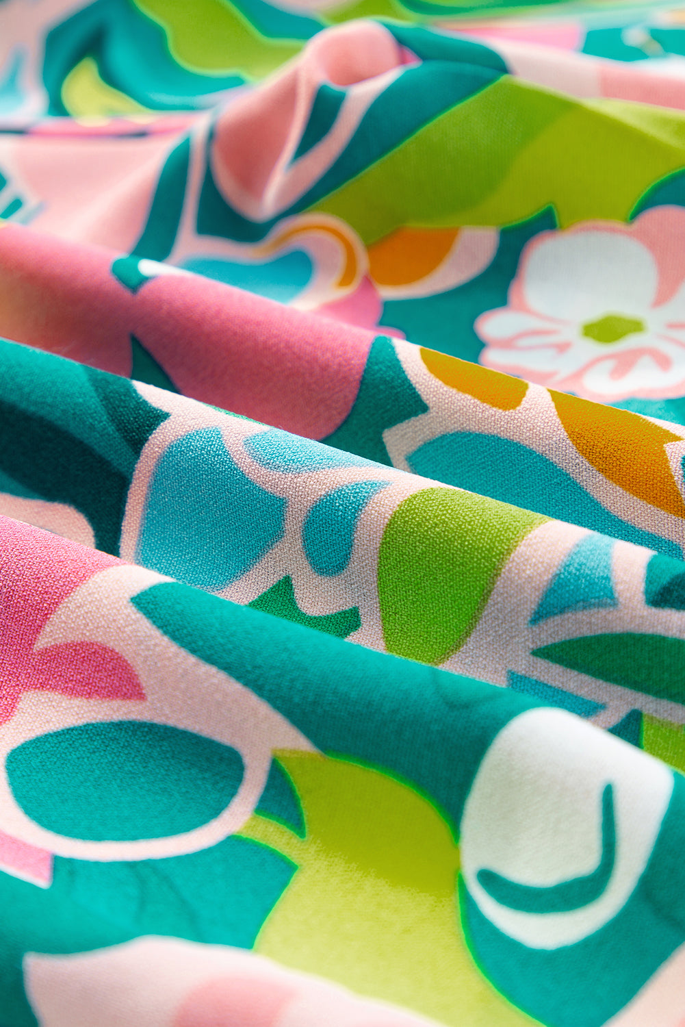 Grüner mix tropical print trägerloser geraffter jumpsuit