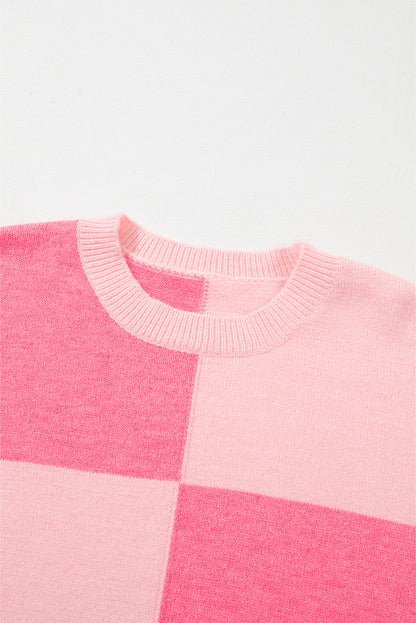 Rosa karierter, gestreifter, hochgeschlossener pullover mit farbblockmuster