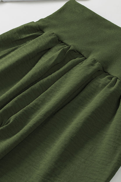 Grüne freizeit-jogger mit taschen