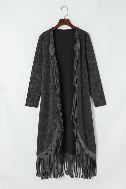 Schwarzer cardigan mit offener tasche und fransensaum