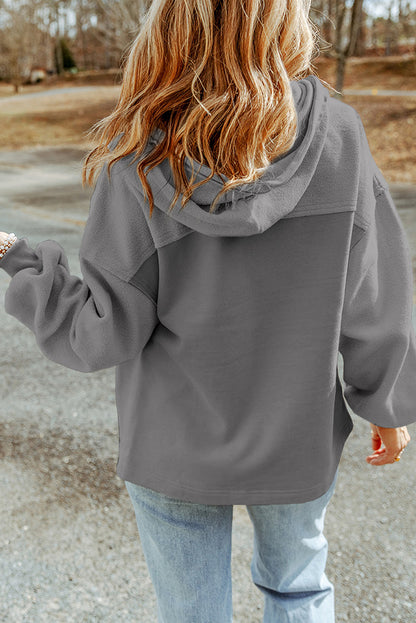 Graue klappentasche mit kordelzug kapuze zip up jacke