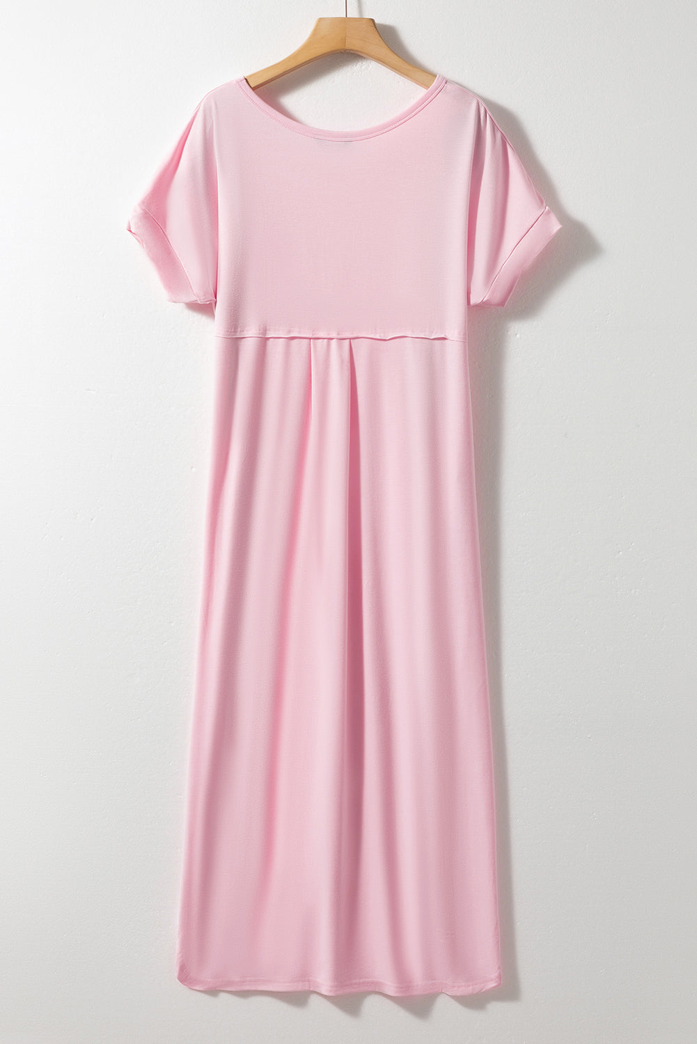 Rosa v-ausschnitt mit versteckten taschenschlitzen maxi-t-shirt-kleid