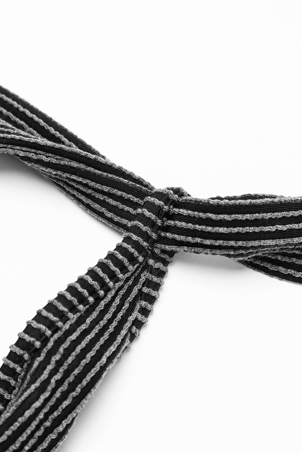 Dunkelgrauer gestreifter, geknoteter träger-romper mit taschen