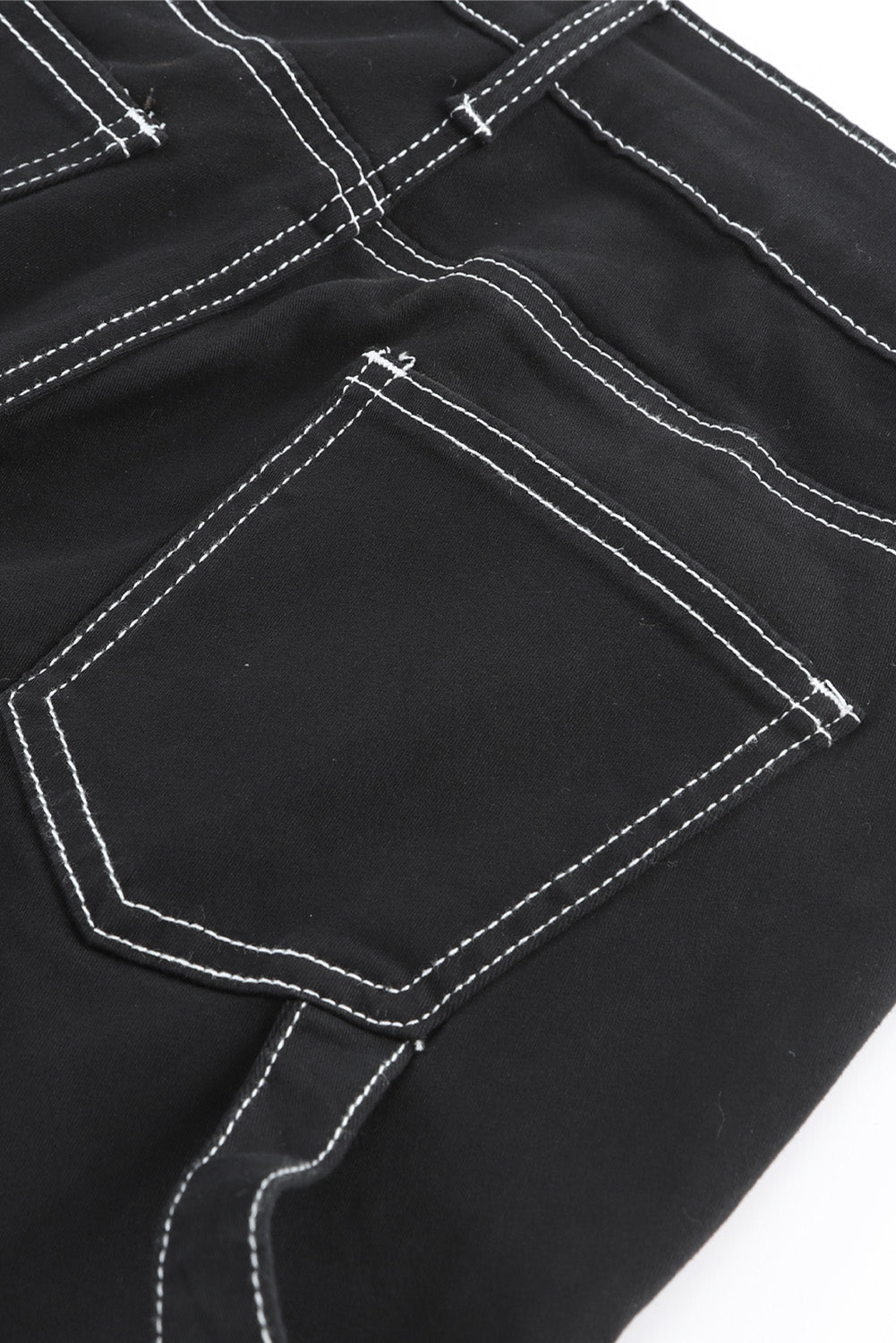 Schwarze cargo-hose mit hoher taille und geradem bein und taschen
