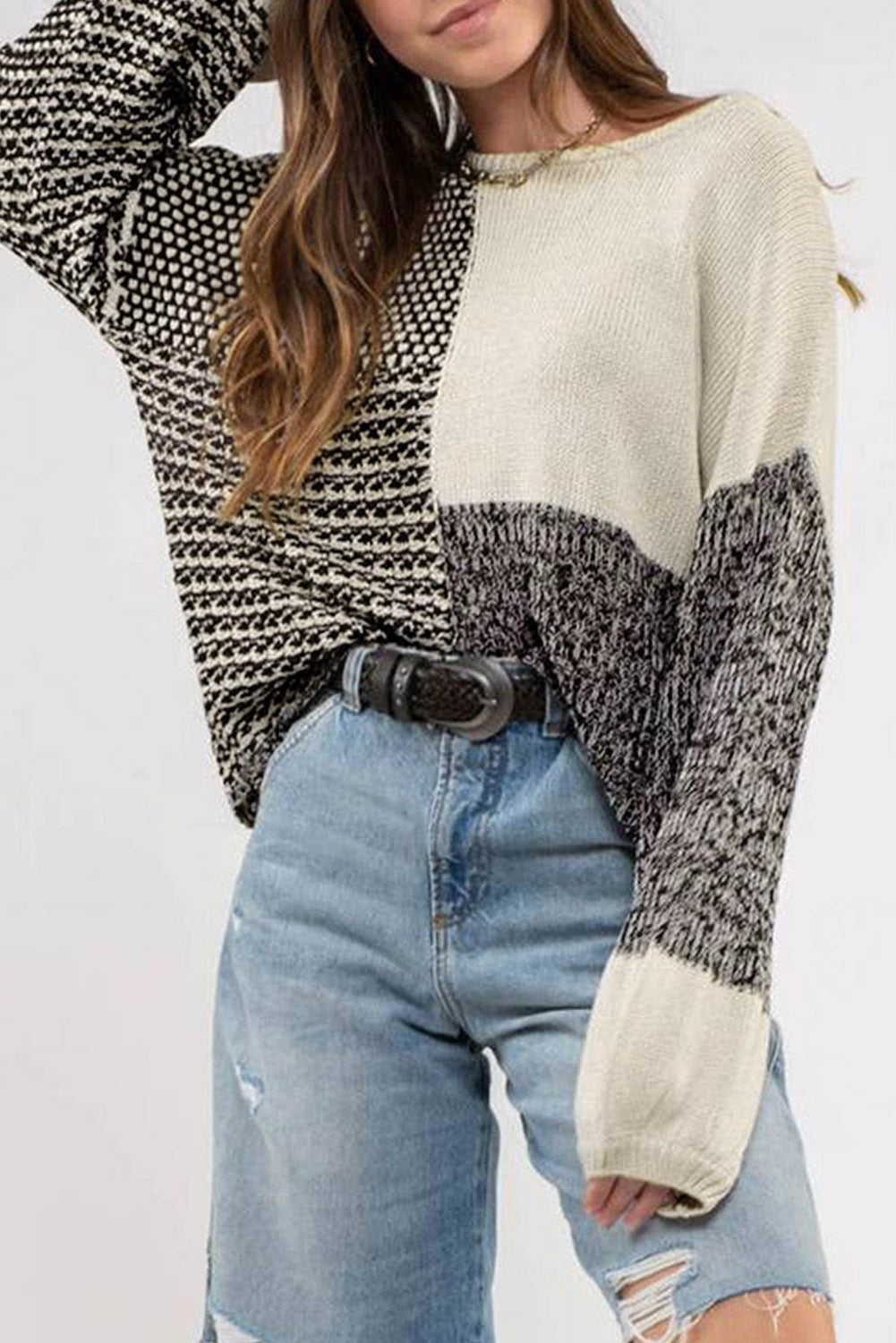 Schwarzer neutraler colorblock pullover zum binden