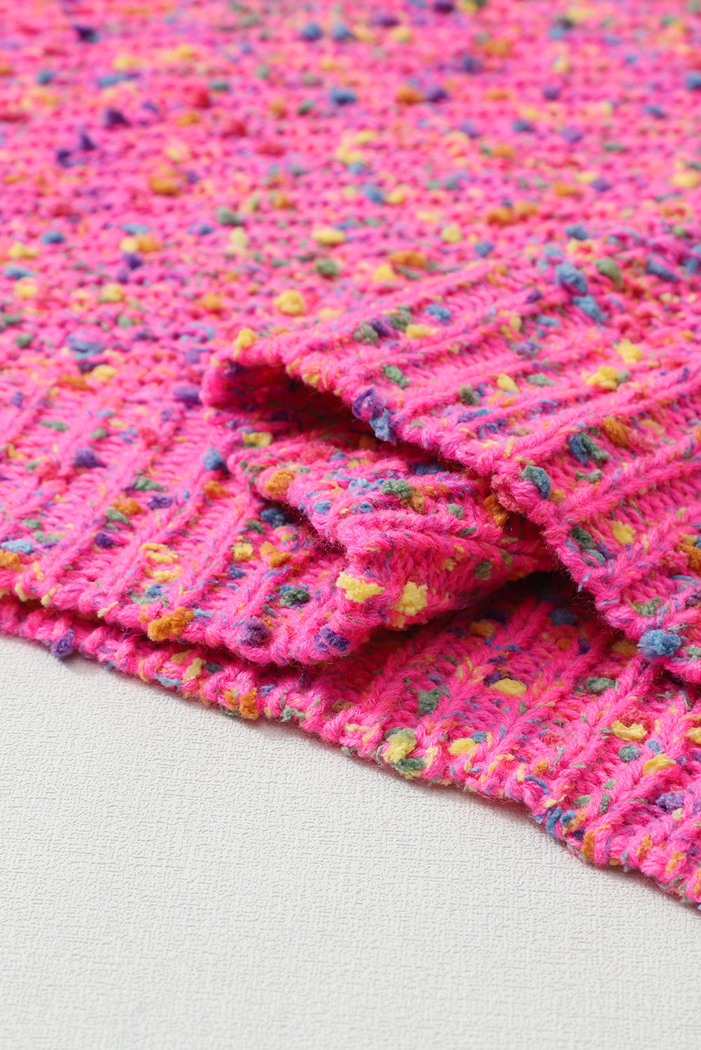 Dunkelrosa bunte flecken gestrickt v-ausschnitt casual pullover