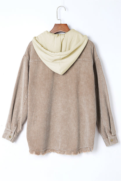 Khakifarbene patchwork-kapuzenjacke aus cord