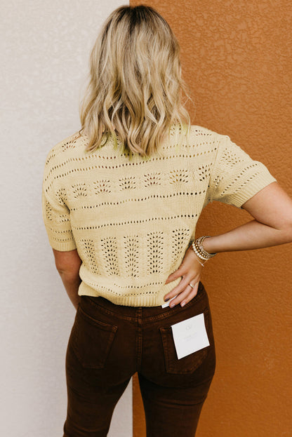 Beige gestrickter kurzarm-kropfpullover