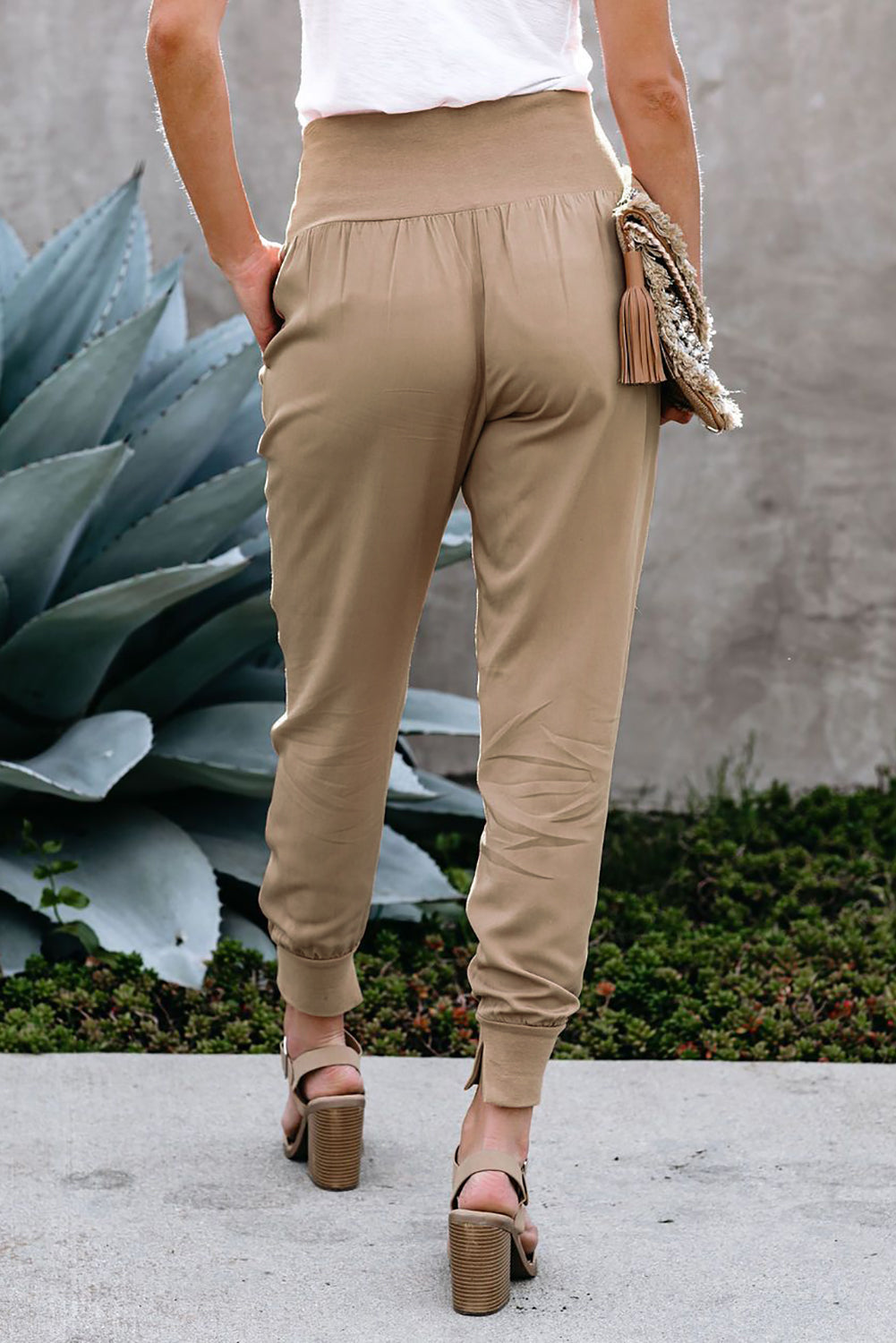 Khaki pocketed casual jogger