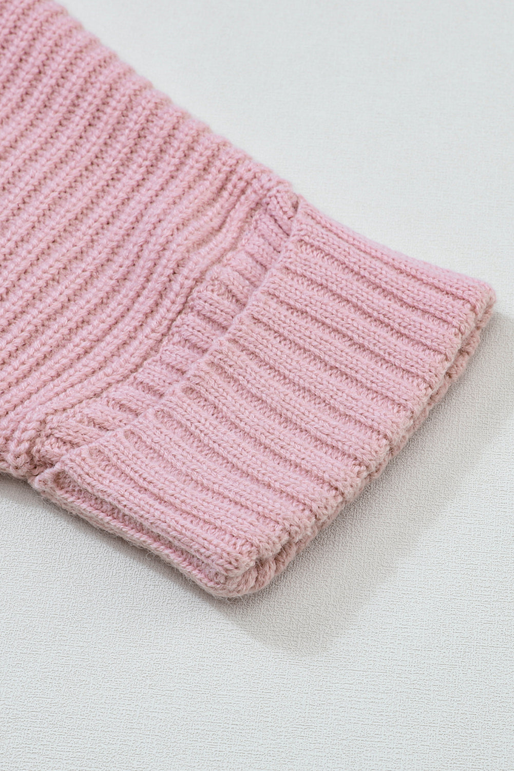 Rosa übergroßer pullover mit umgeschlagenen ärmeln cardigan