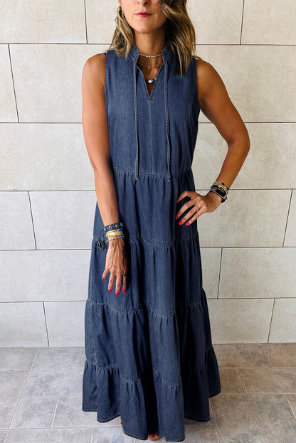 Ärmelloses, gestuftes Maxikleid aus Chambray in echtem Petrol