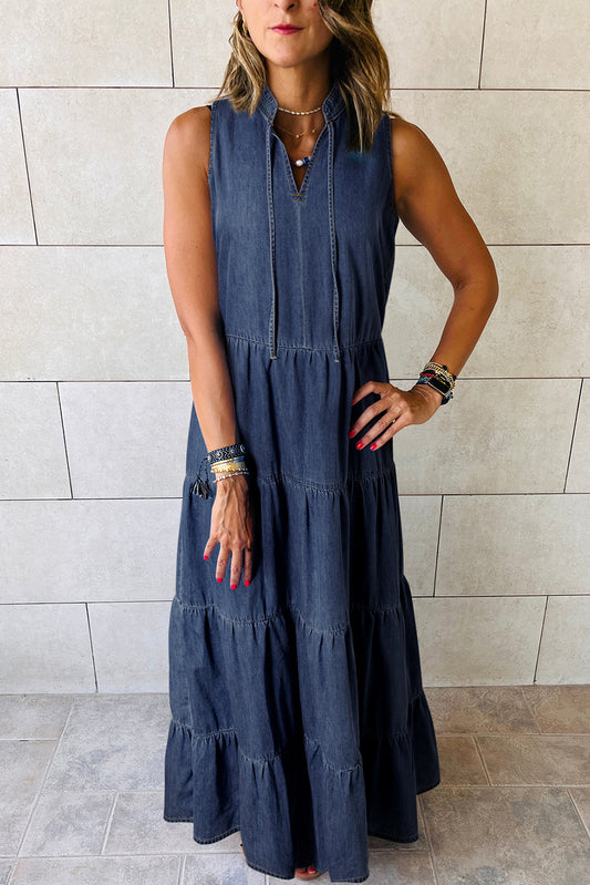 Ärmelloses, gestuftes Maxikleid aus Chambray in echtem Petrol