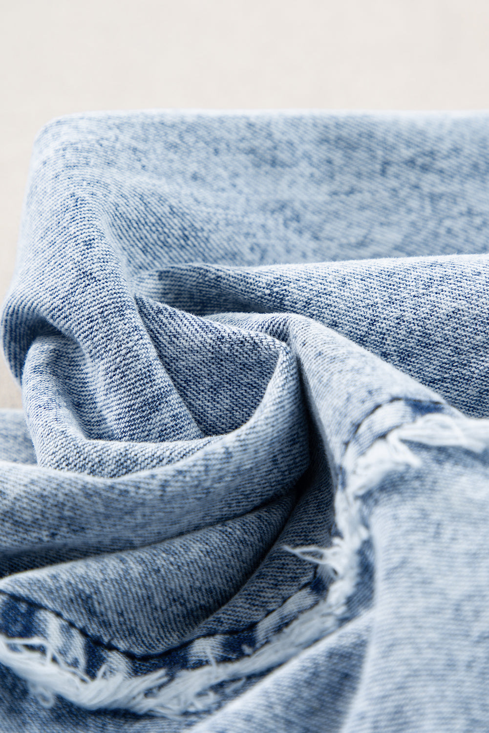 Beau blue light wash ausgefranste exponierte naht weites bein denim overall