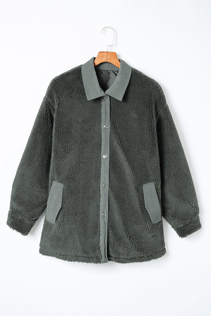 Graue sherpa jacke mit cordbesatz und ellbogenaufnäher