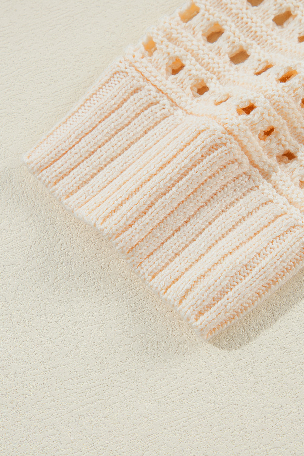 Aprikosenfarbener, offen gestrickter duster cardigan