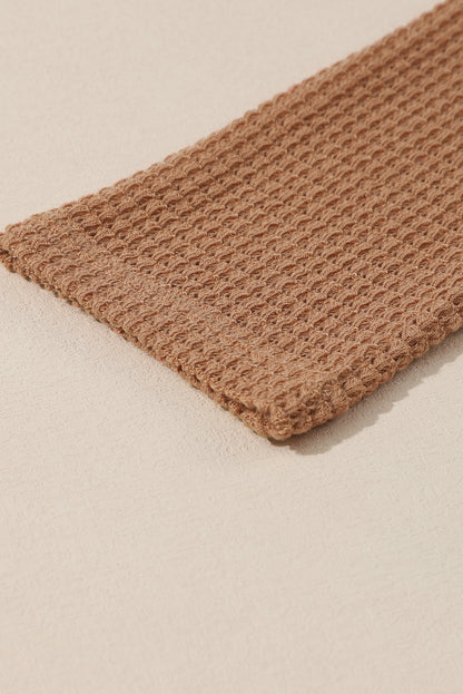 Kastanienbrauner langer waffelstrick-cardigan mit taschen